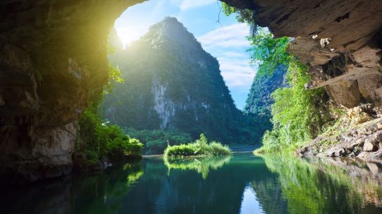 Hoa Lu – Tam Coc 1 day tour
