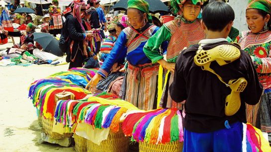 Sapa trekking Bac Ha Market 3 days