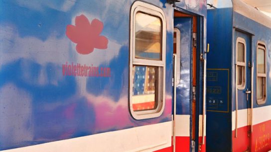 Violette express Sapa train