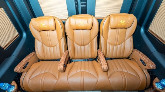 Hanoi Halong Bay luxury limousine 6 Hanoi Halong Bay luxury limousine xe limo 11