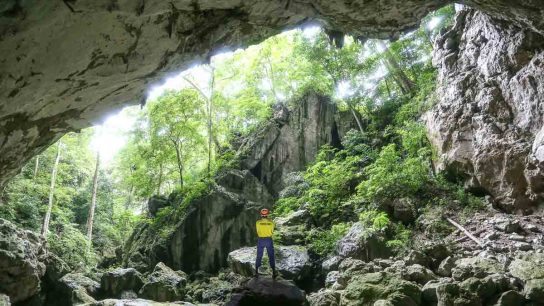 PHONG NHA CAVE CAMPING TOUR